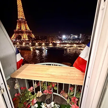Daire Face A La Tour Eiffel *